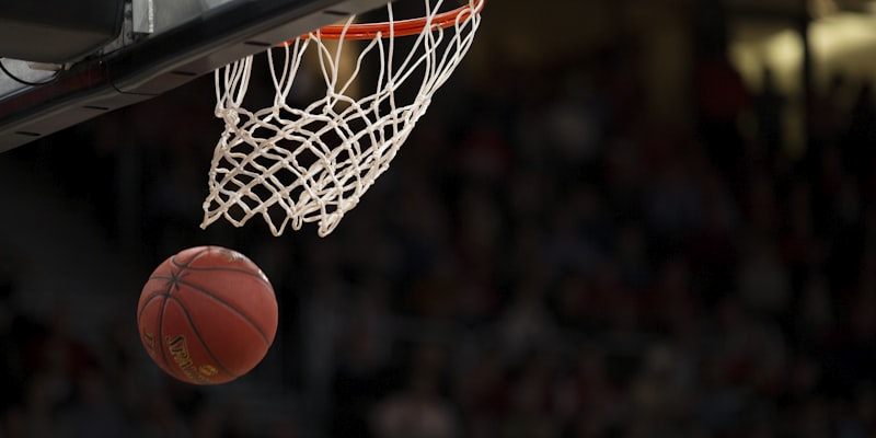 2026年篮球赛事新闻报道图片 - NBA球员扣篮精彩瞬间